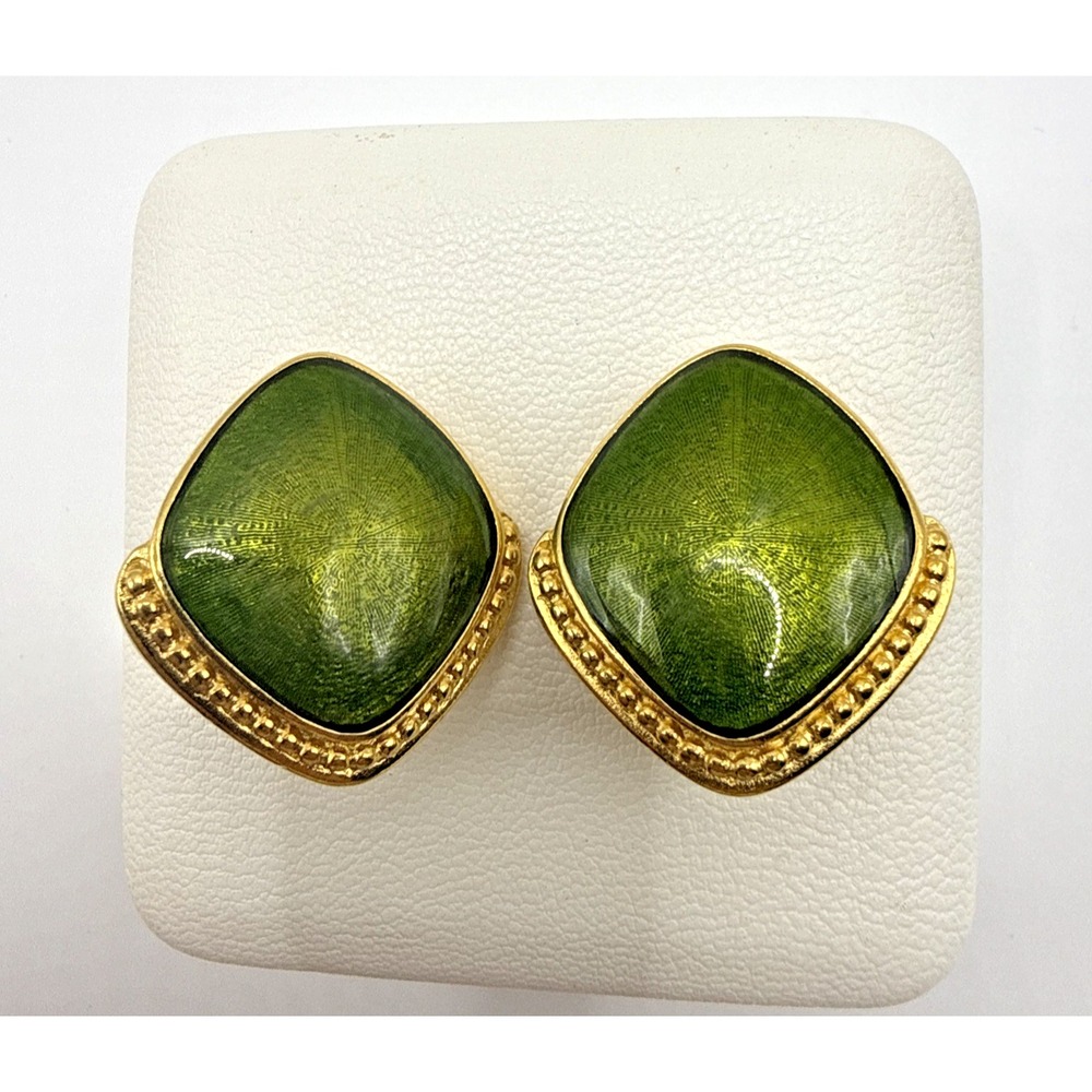 Vintage Trifari Green Cabochon Clip On Earrings Gold Tone Trim Signed Square - Picture 5 of 9